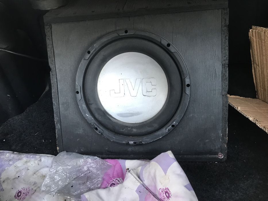Сабвуфер JVC машинада тур зын жагдайы