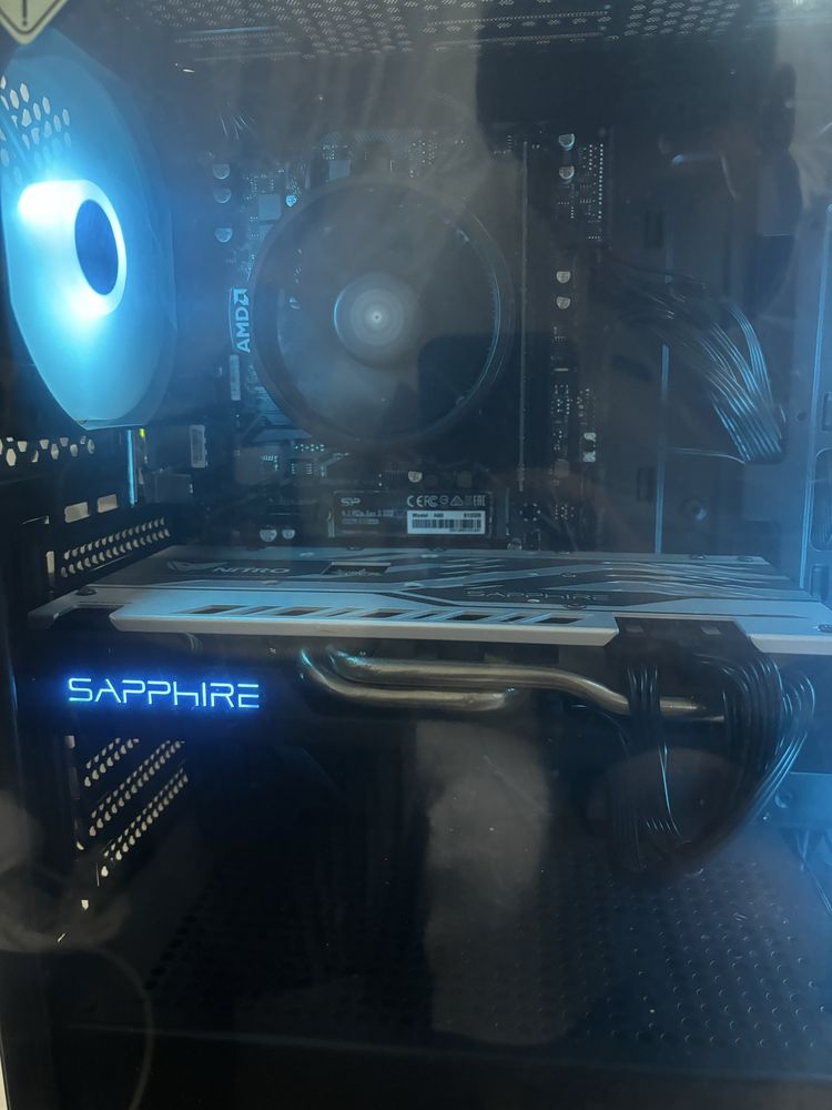 Геймърски компютър AMD RAYZEN