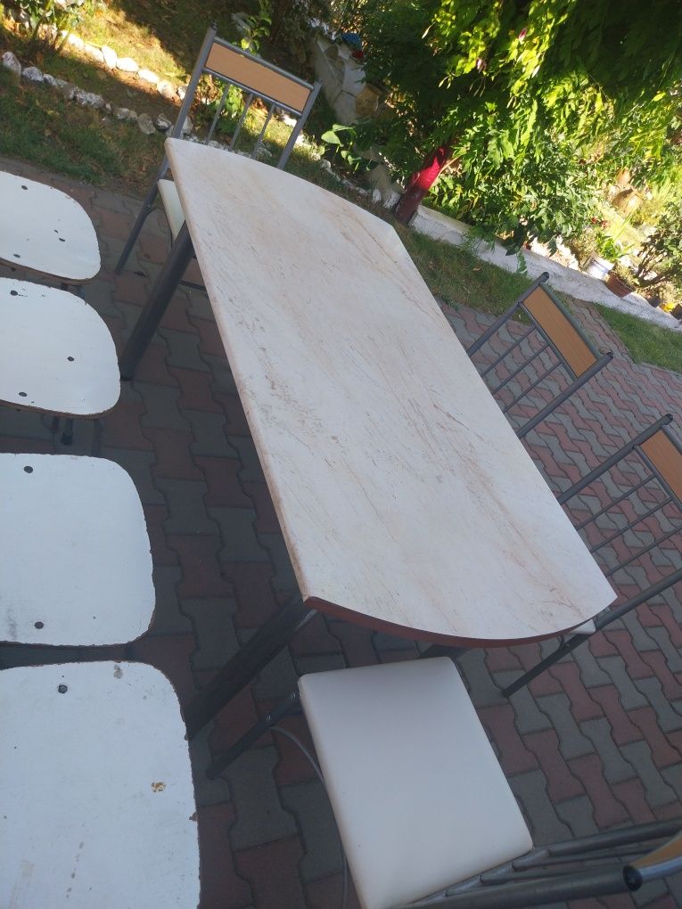 Vand masa cu scaune