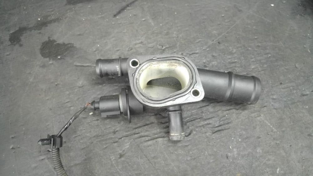 Distribuitor apa 1.9 tdi vw touran 1t golf 5 audi a2 8z seat cordoba ibiza 3 038121132d