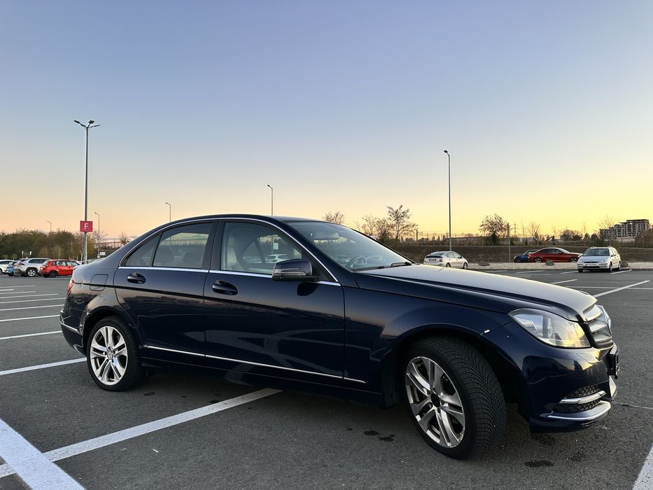 Mercedes Benz C220 piele automata dotari