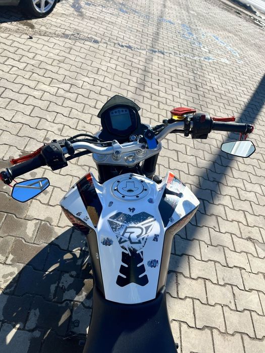 Vând KTM Duke 125