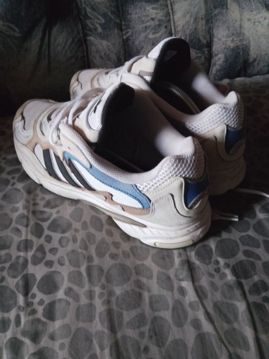 Маратонки Adidas 46 номер