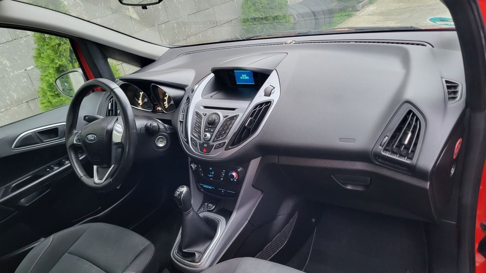 Ford B max din 2014 Ecobust motor 1.0 101 cp cu climatronic