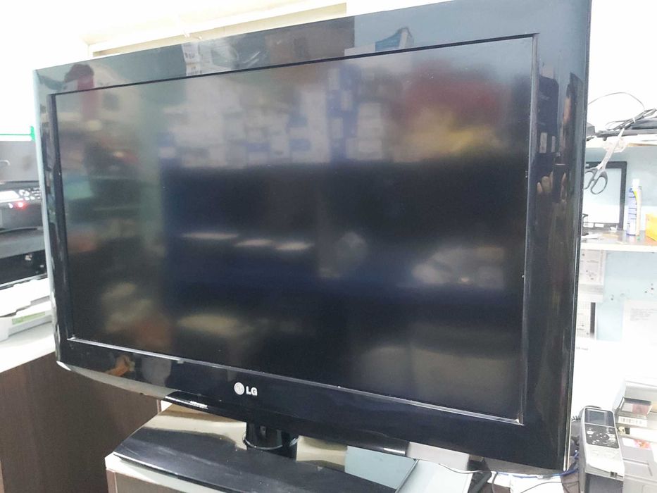 Продам LG 32LH2010