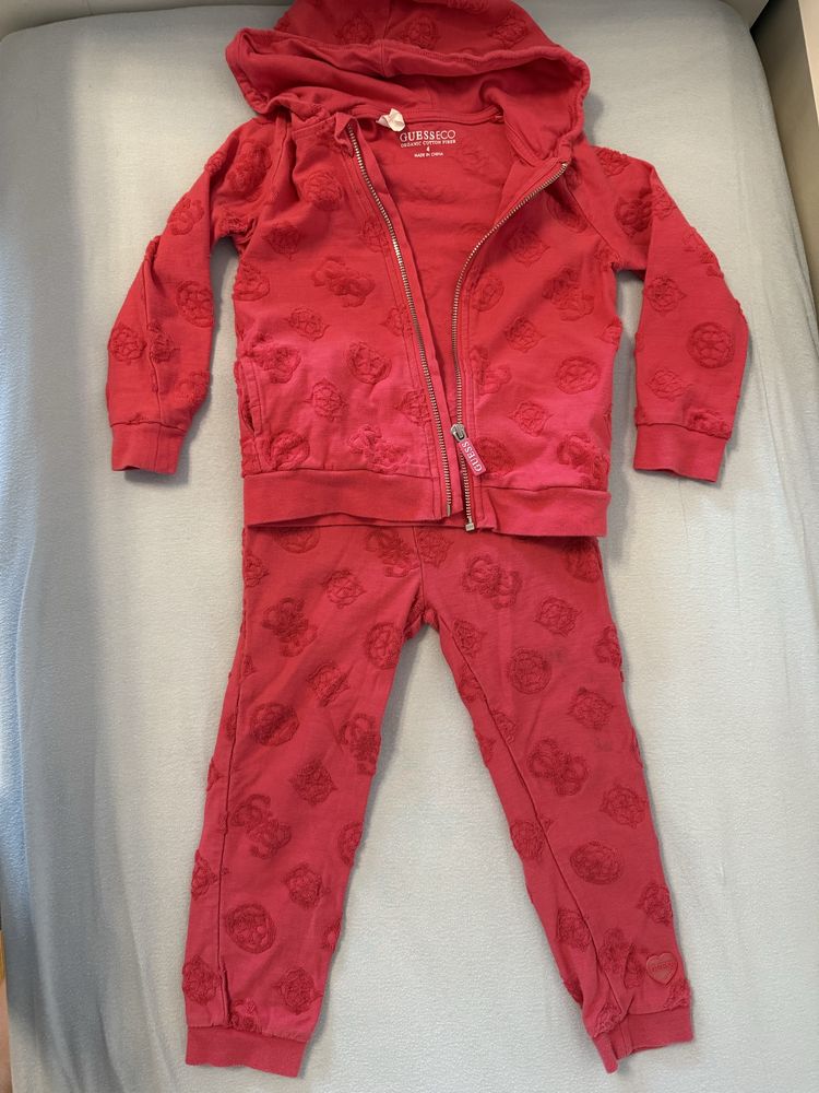 Дрехи GUESS за момиче 4 г.