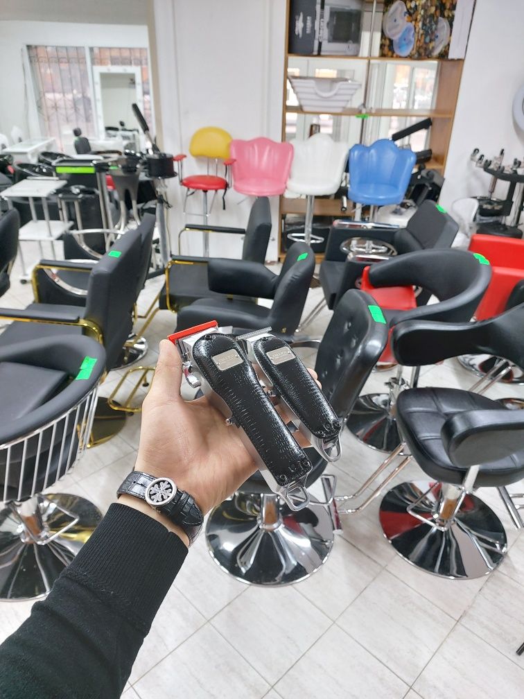 Машинка для стрижки волос парикмахерское триммер шейвер