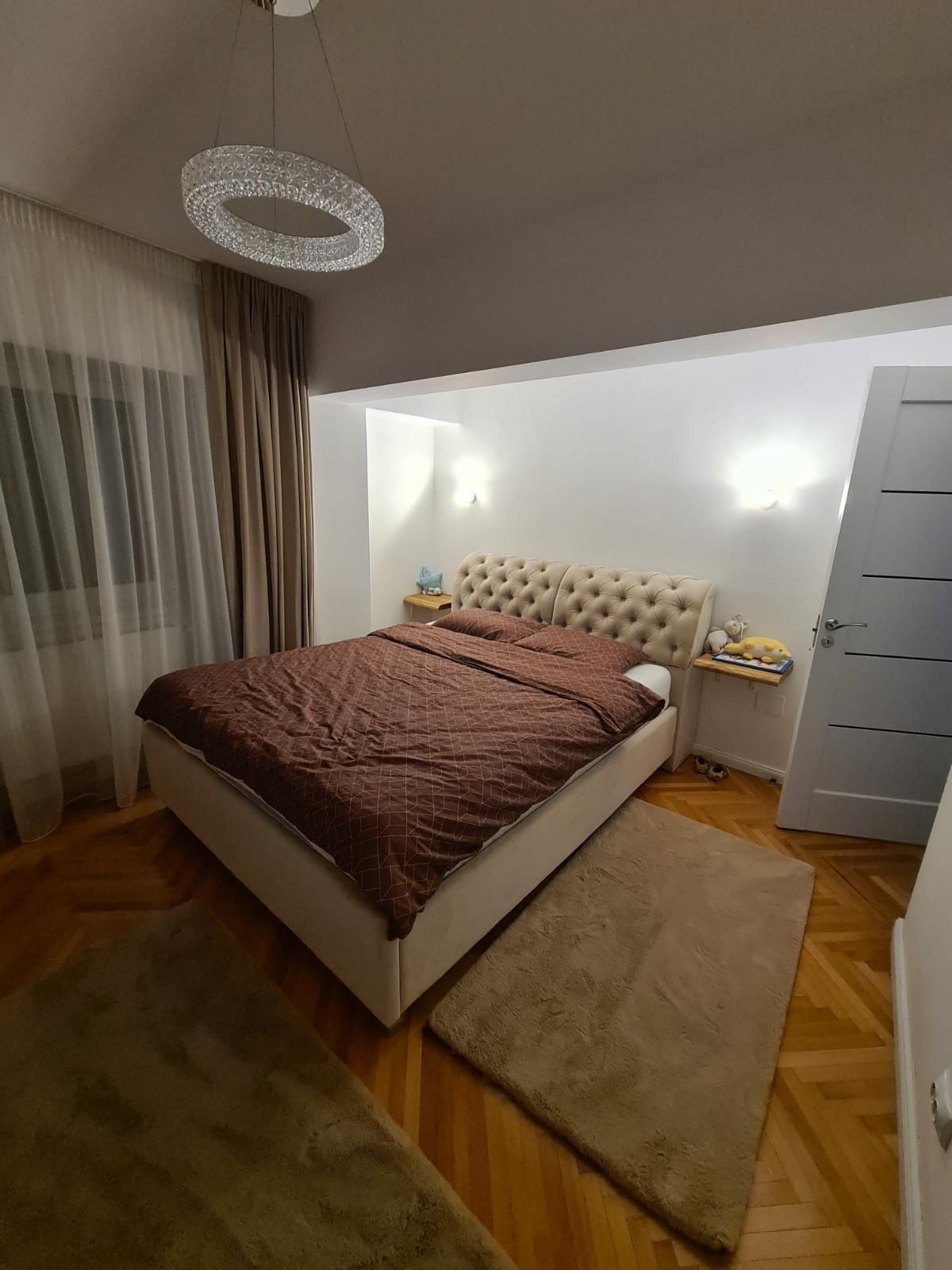 Apartament 3 camere de vânzare