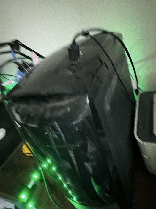 Vand Pc intel I7 11700F cu o placa video de rtx3060 OC 12gb