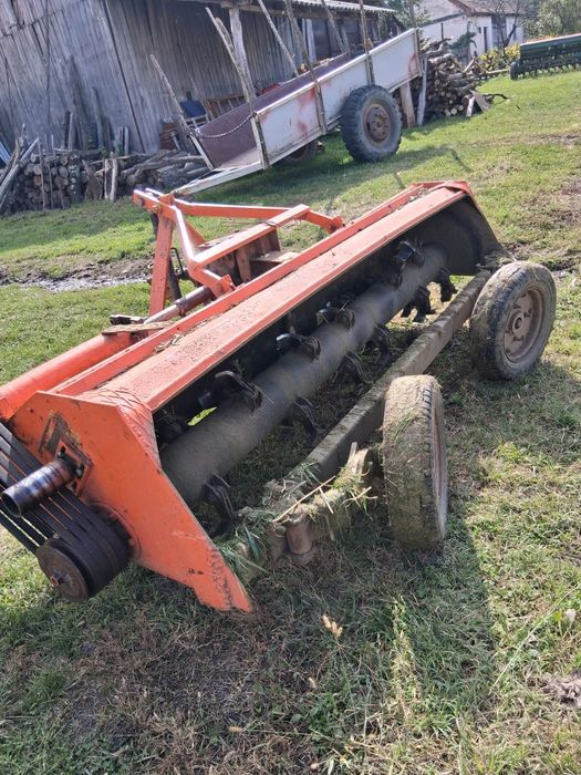 Tocătoare de resturi vegetale