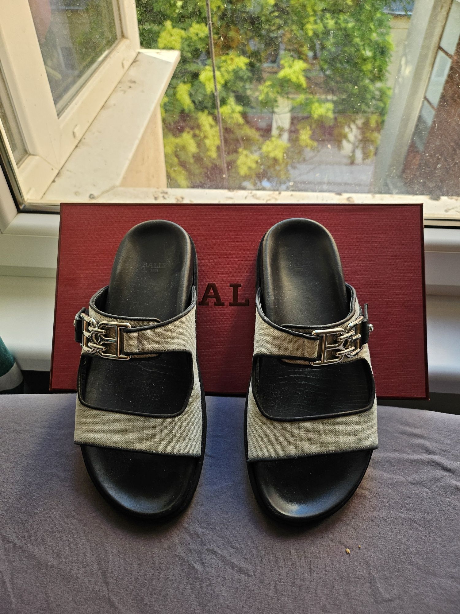 Сандали Bally, номер 38 – бежово-черни, с ергономична подметка