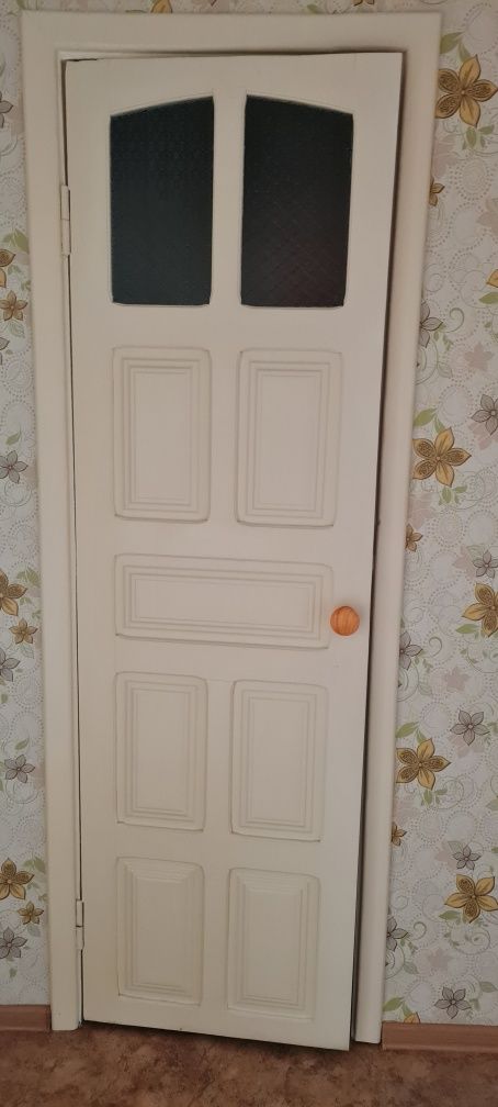 Продам деревянную дверь ширина 60 см