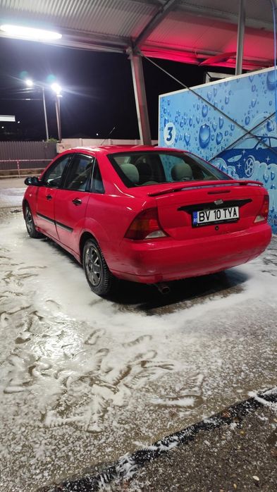 Vând Ford Focus 1.6
