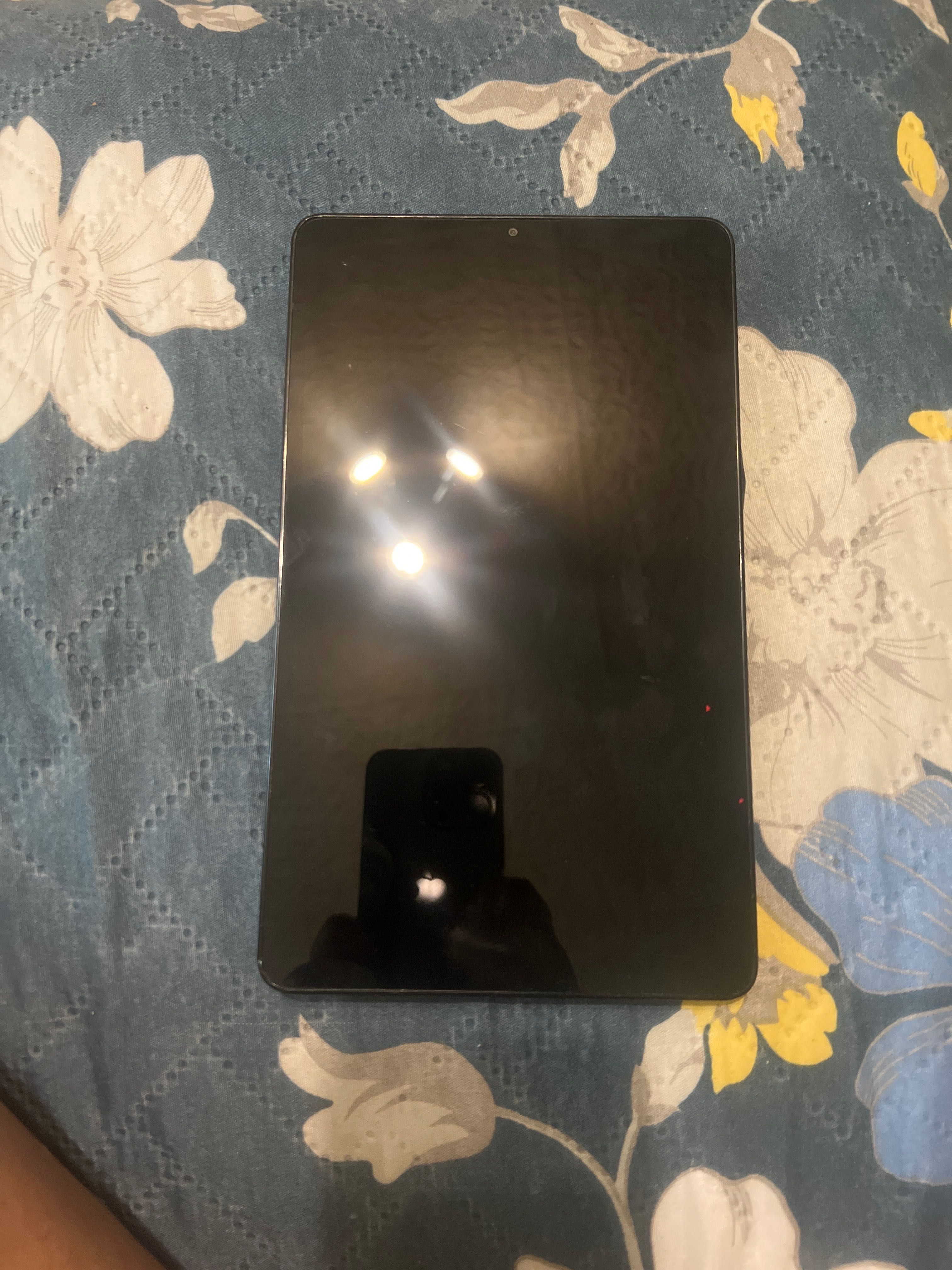 Продавам Galaxy A9 тъблет