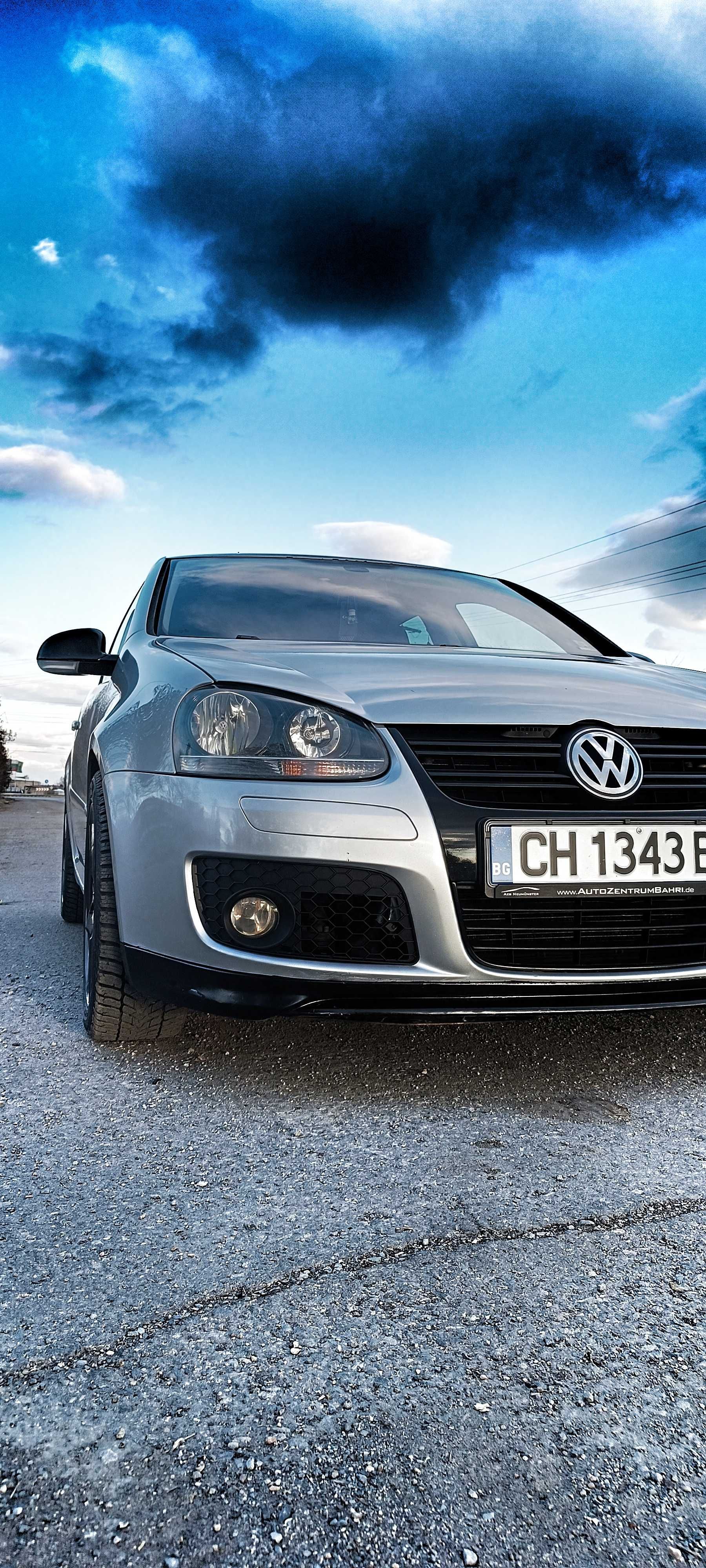 Продавам Volkswagen GOLF 5