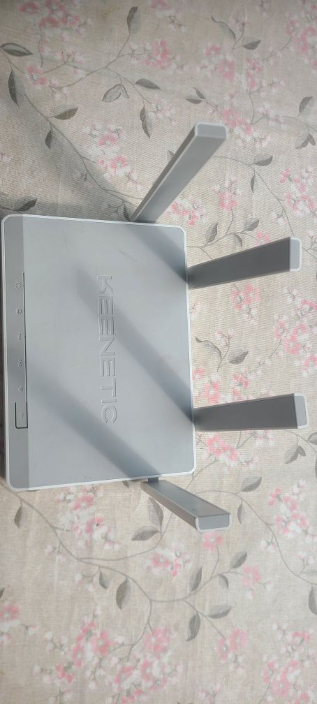 Router sotiladi KEENETIC ULTRA