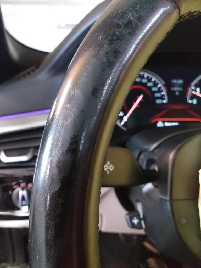 Vopsire Piele Neagra Volan cu Vopsea Speciala Piele Revopsire Vopsit