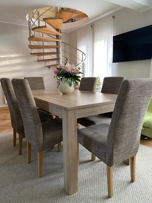 Masă si șase scaune