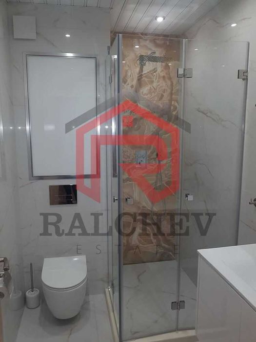 Двустаен апартамент под наем / Младост