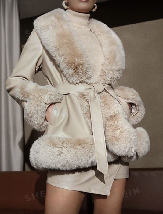 Blana artificiala lunga cu cordon