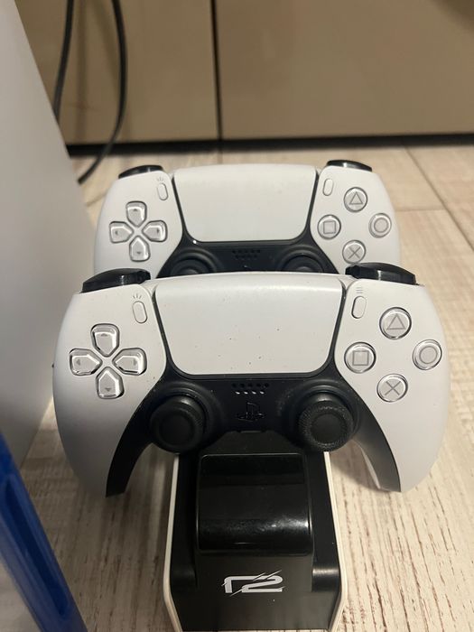 PlayStation 5 + Jocuri + 2 Controllere + Stație de Încărcare