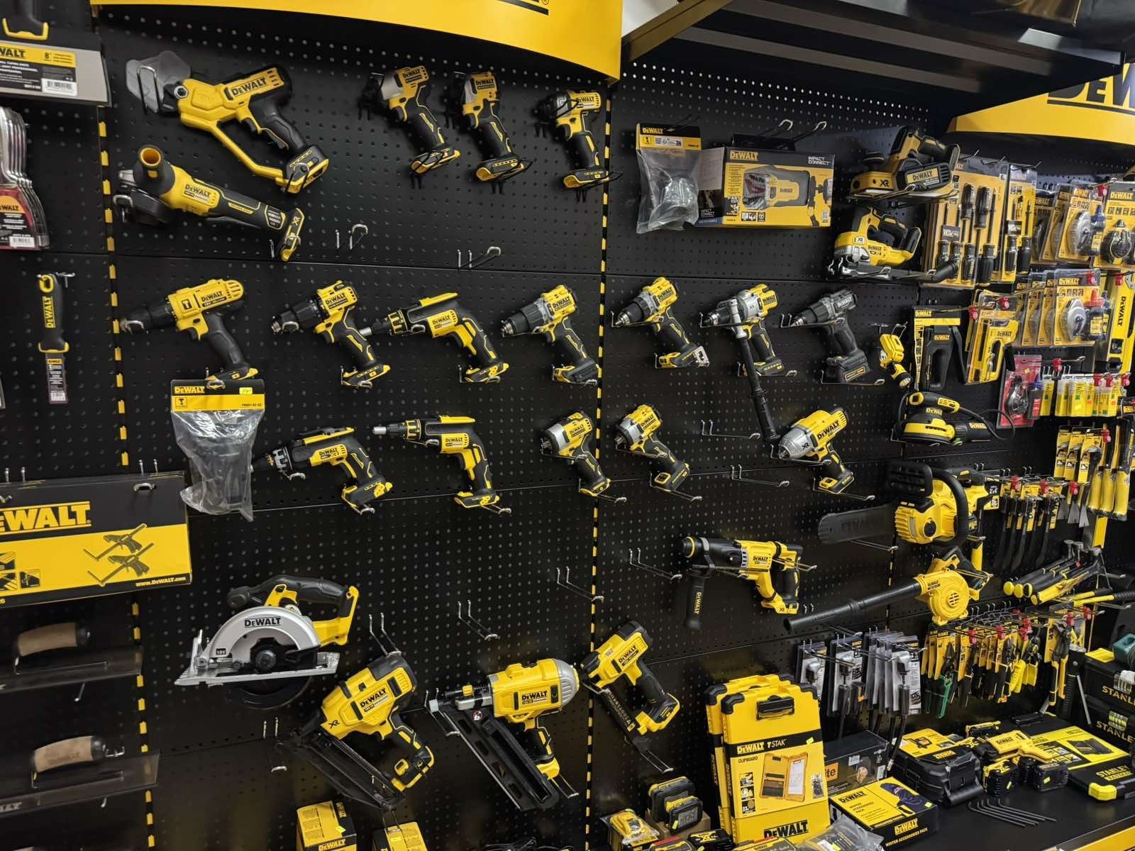 Електрически Трион тип Алигатор DeWALT DWE397