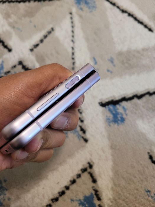 Samsung flip 3  5G 256/8