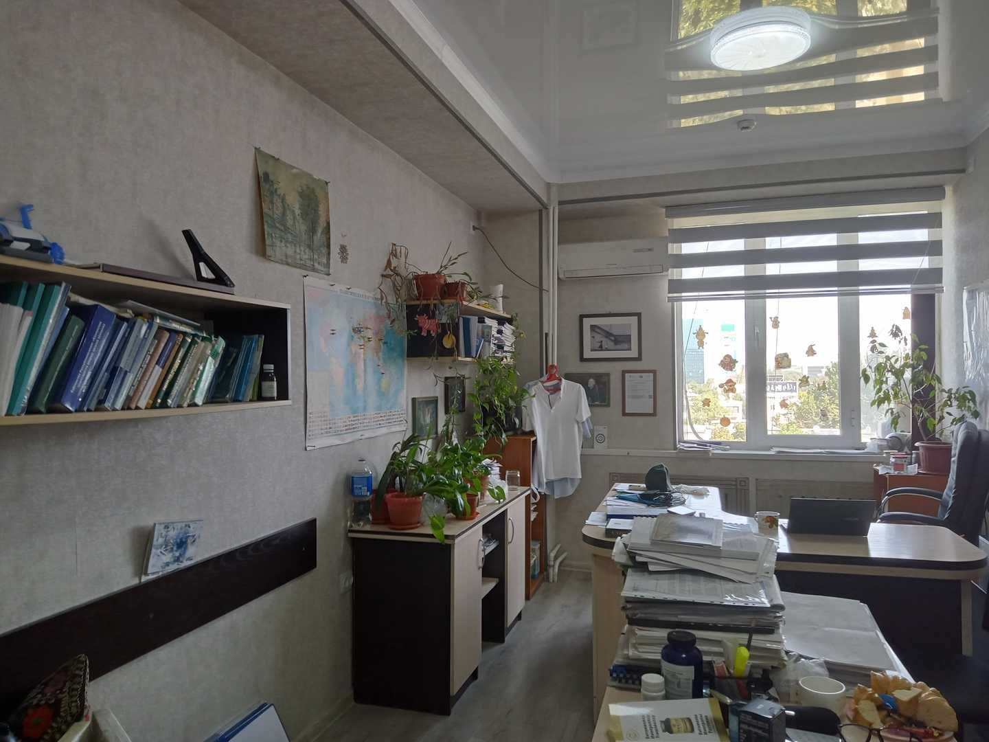 Yu  Продаются офисы - 453кв.м. полностью этаж, напротив Алайского