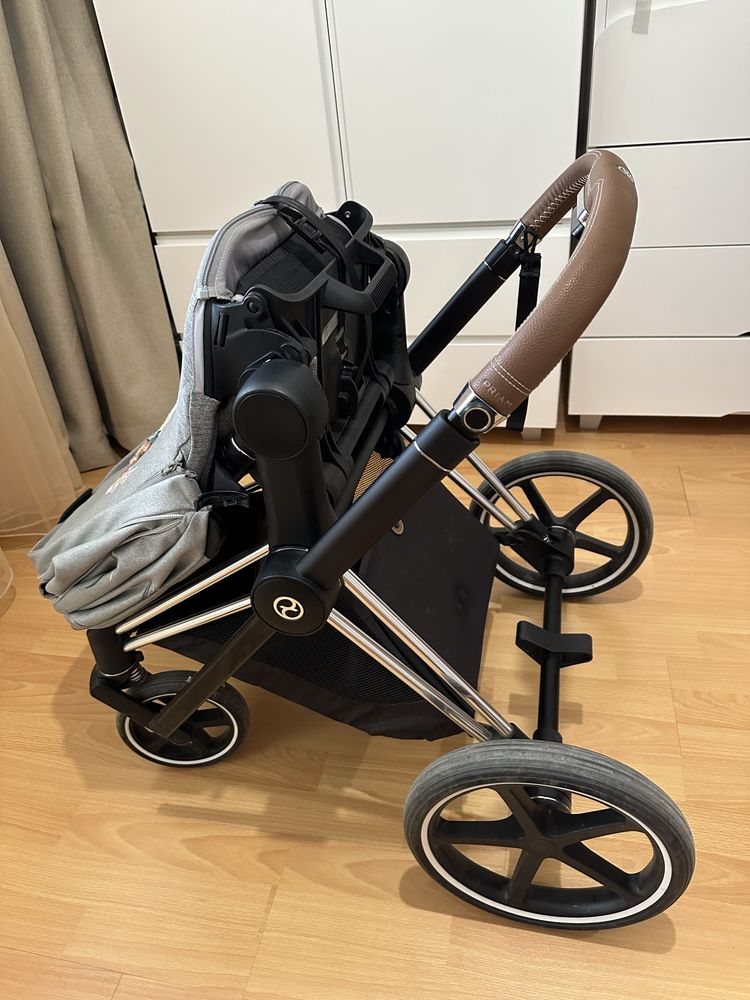 Шаси Cybex Priam 4 Chrome Brown с дизайнерска седалка Koi