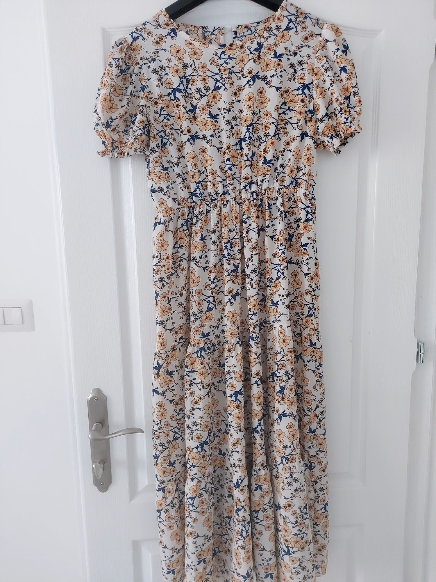 Rochie cu flori midi