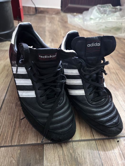 Vand 2 perechi Adidas Mundial Team - Mărime 42