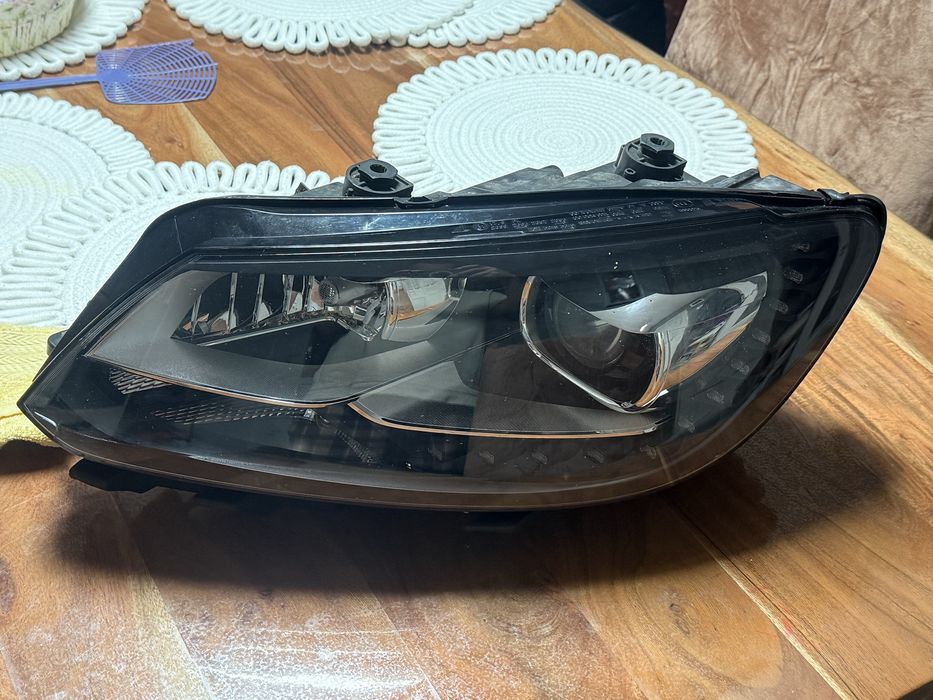 Far original Volkswagen (cod 1T1941753H)