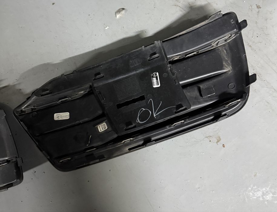 Grila/ Grile mici Audi Q5 FY