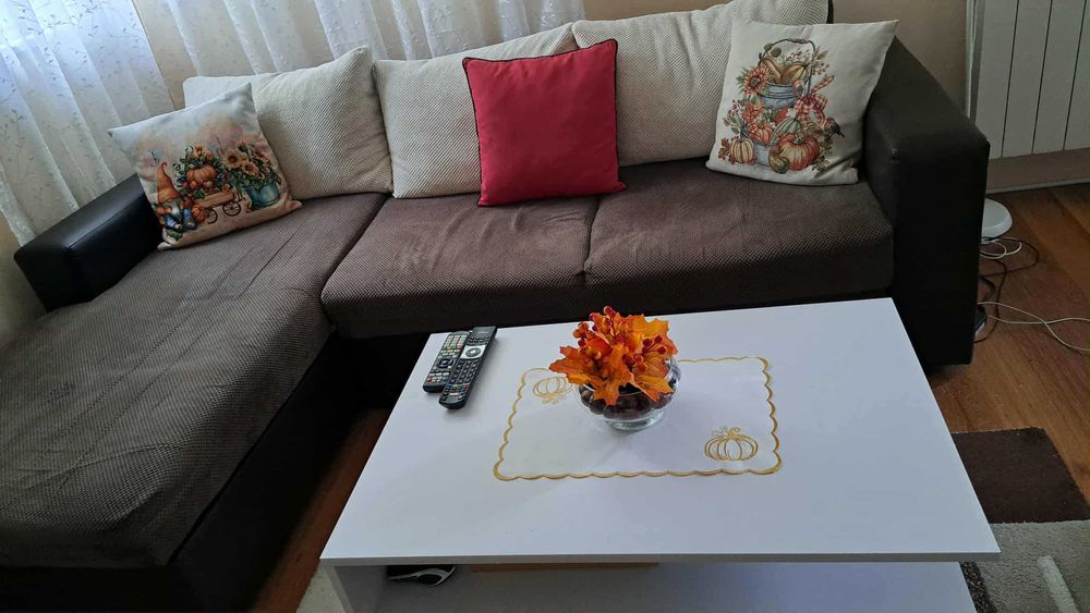 Ъглов диван за хол