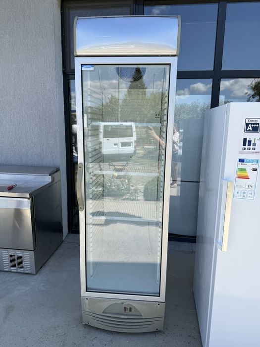 Плюсова хладилна витрина 210см