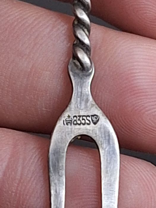 Сребърни старинни прибори