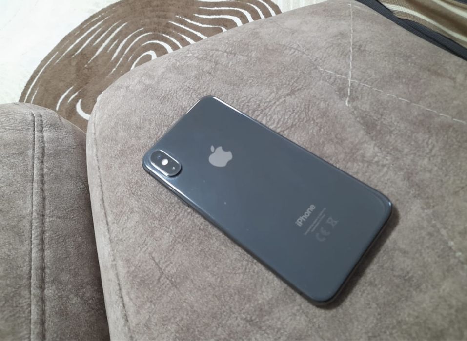 Продам айфон 10