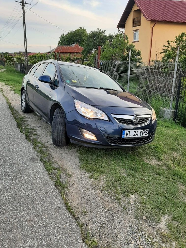 Opel Astra j 2012