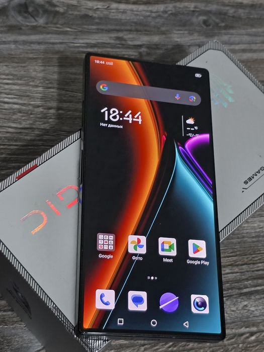 Продам телефон Редмеджик 8s pro