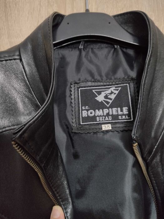 Vând jachetă piele nouă damă