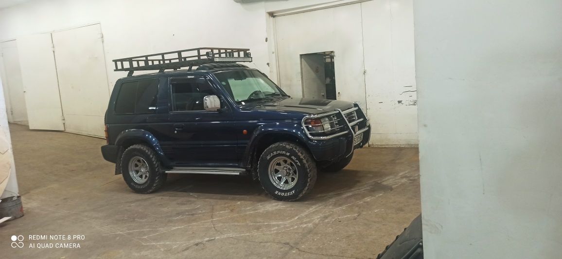 Mitsubishi pajero 2 karatishka.