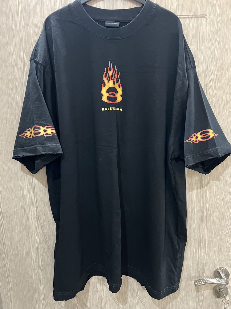 Balenciaga Burning Unity Тениска