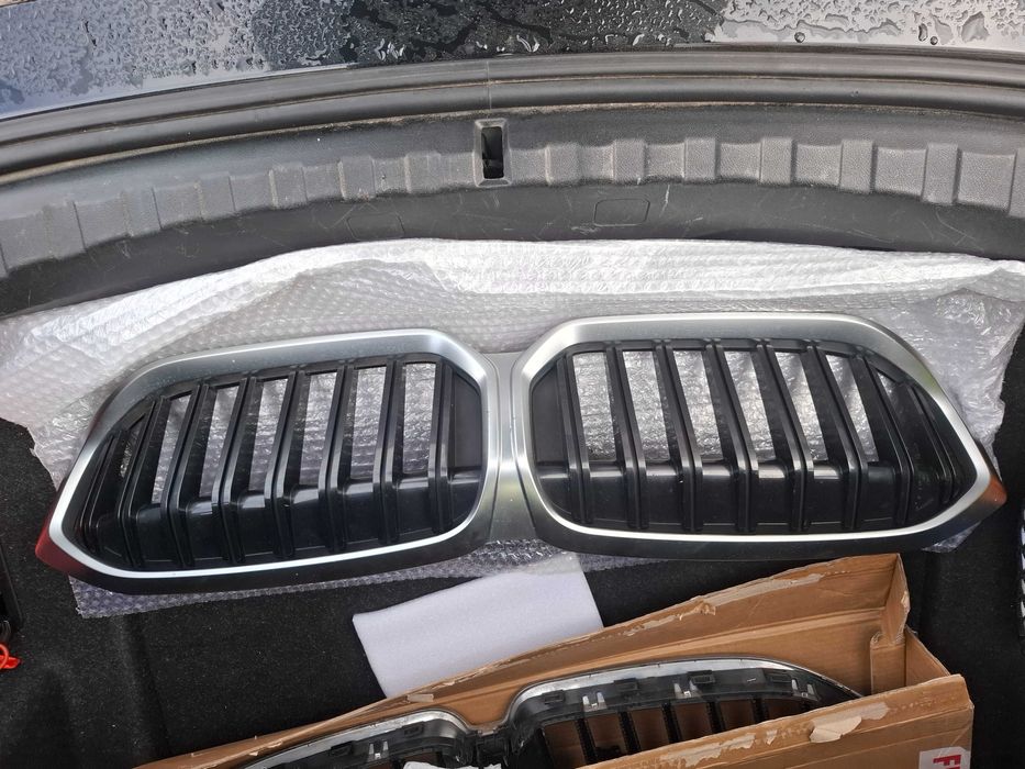 Grila originala Bmw G20