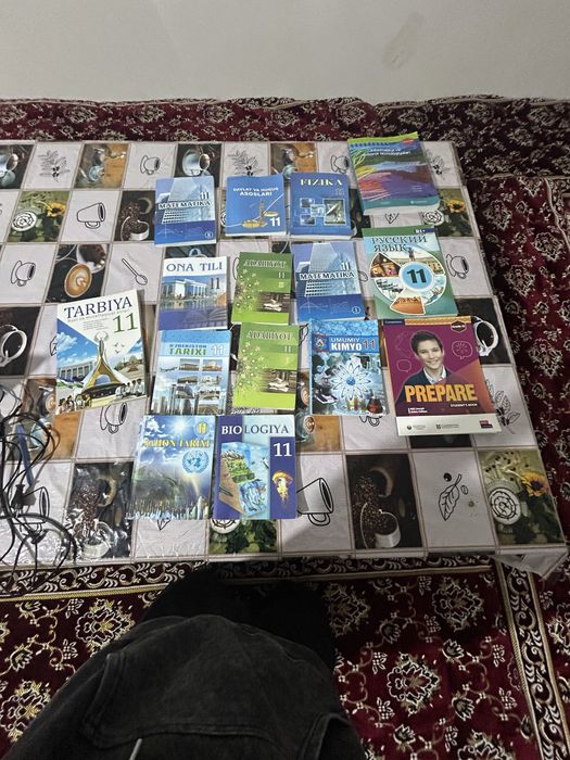 Kitoblar sotiladi donasi 40 ming som