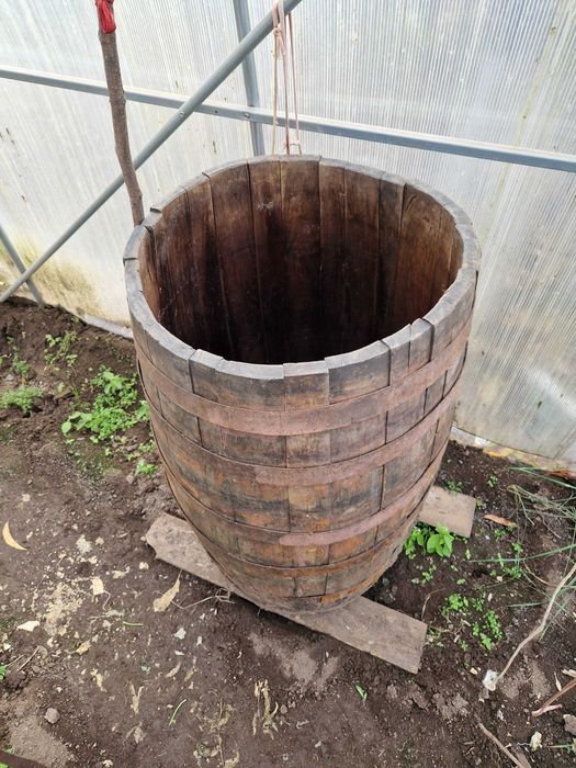 Дървено буре за декорация за 65 лева.