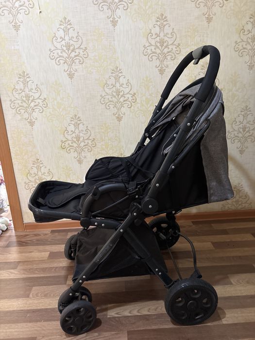 Продаю прогулочную коляску Coballe