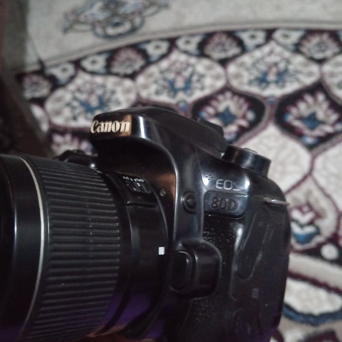 Canon 80 d  sotiladi