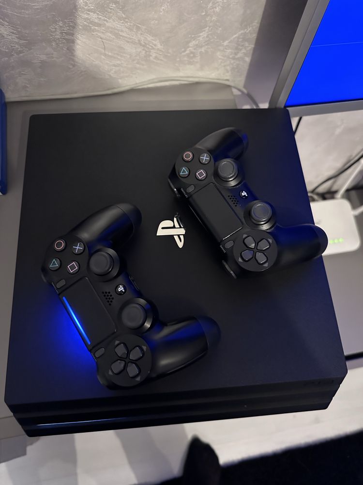 Ps4 pro in stare foarte buna