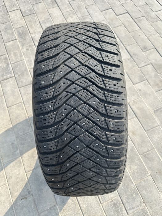 зимние шипованные шина265/55R19