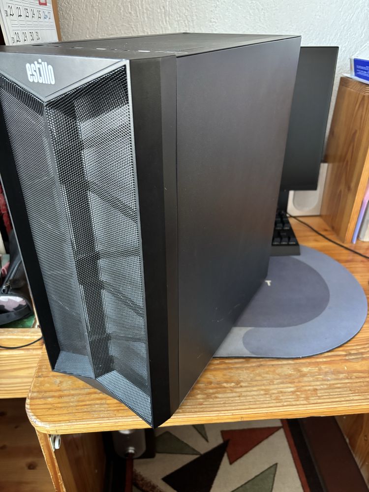 Геймърски компютър Ryzan 5 + GTX 1650 + SSD + монитор Los - Отличен